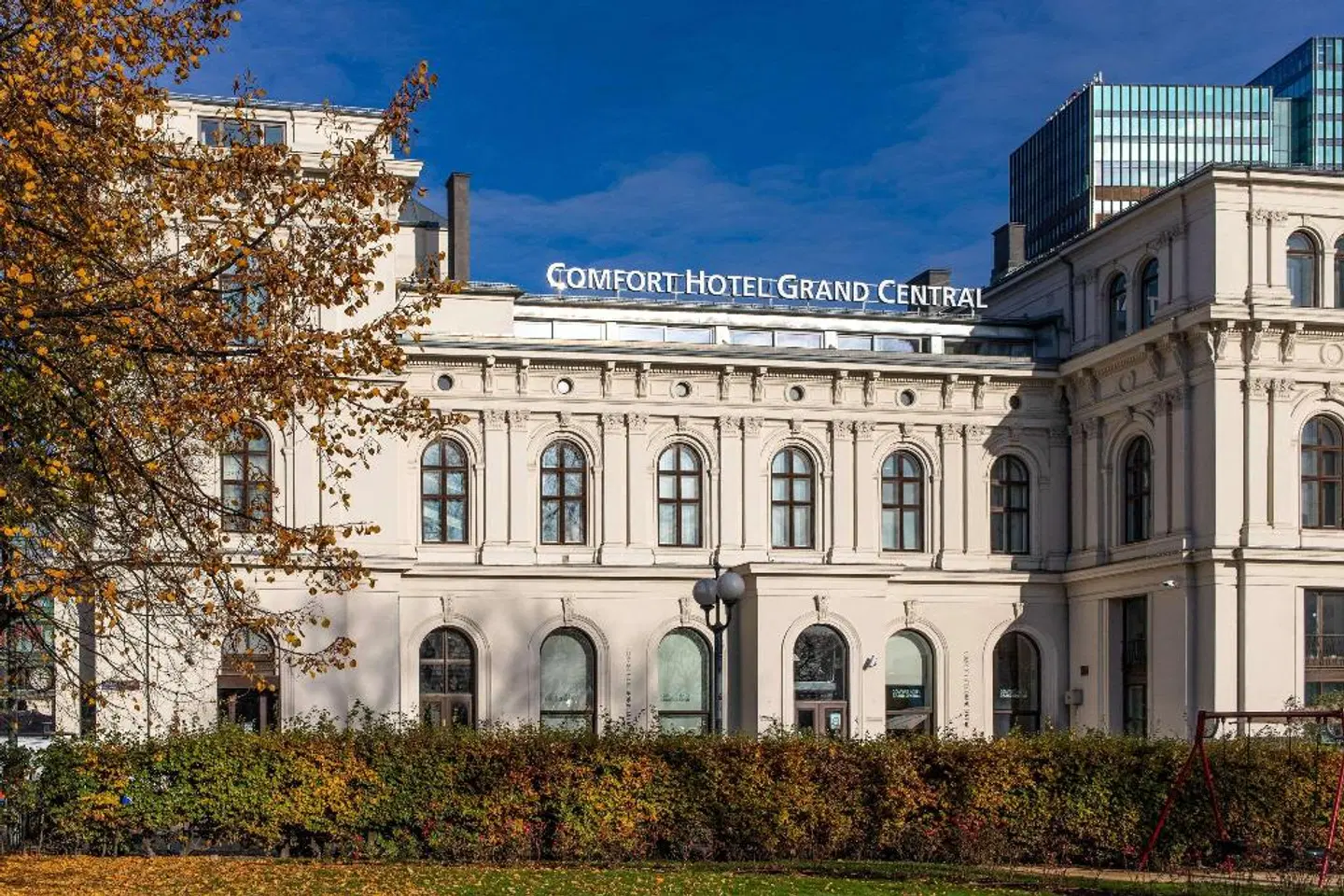 Comfort Hotel Grand Central EXTERIOR