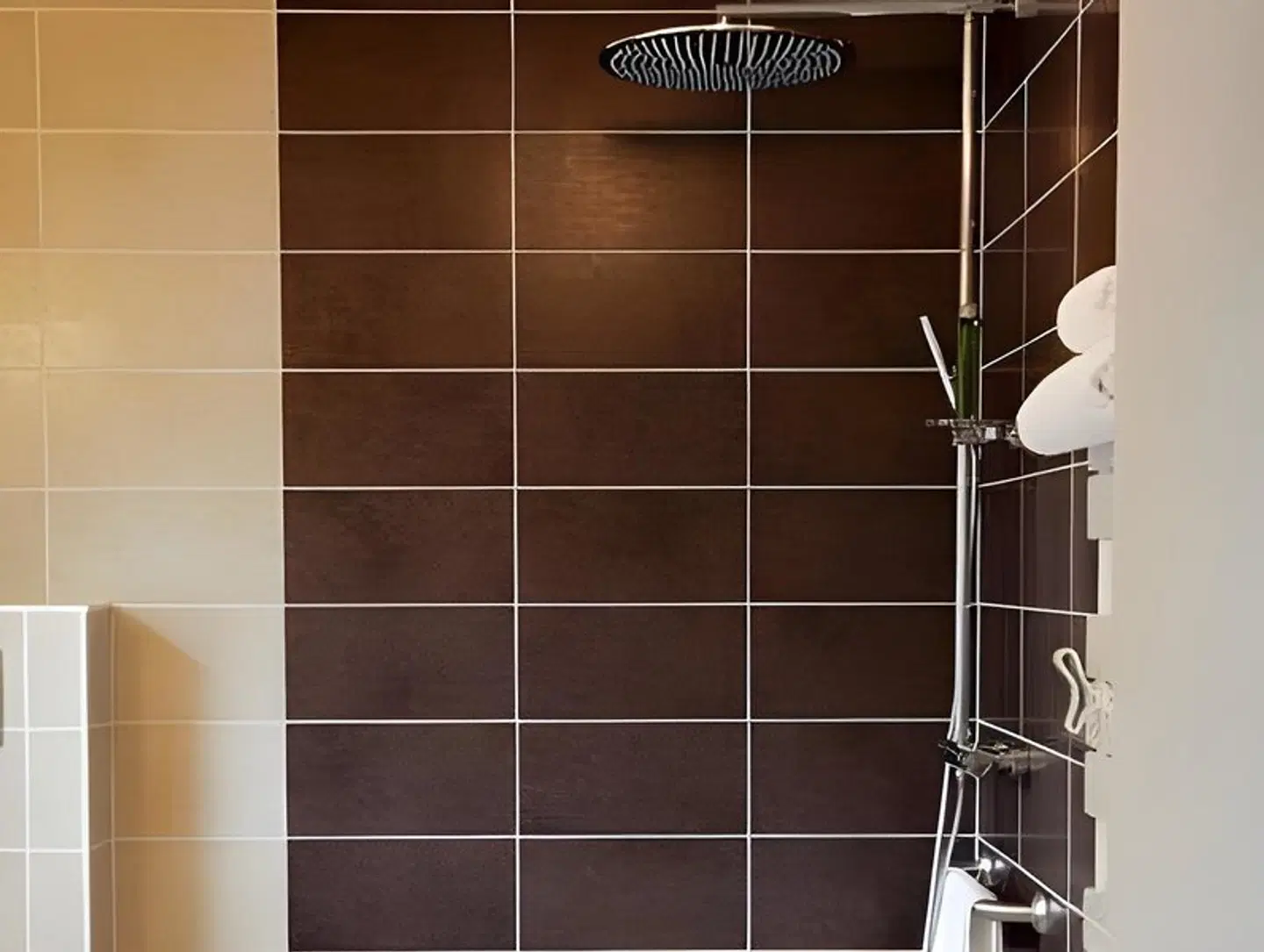 Les Olivades BATHROOM