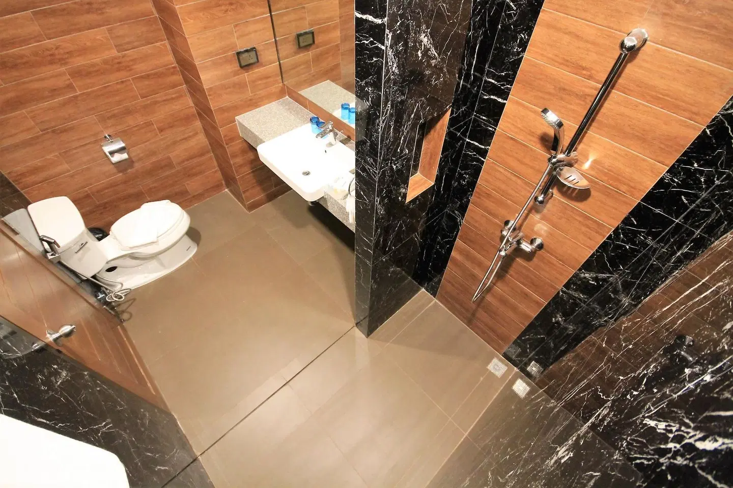 LawinTa Hotel Pattaya ROOM_EXAMPLE