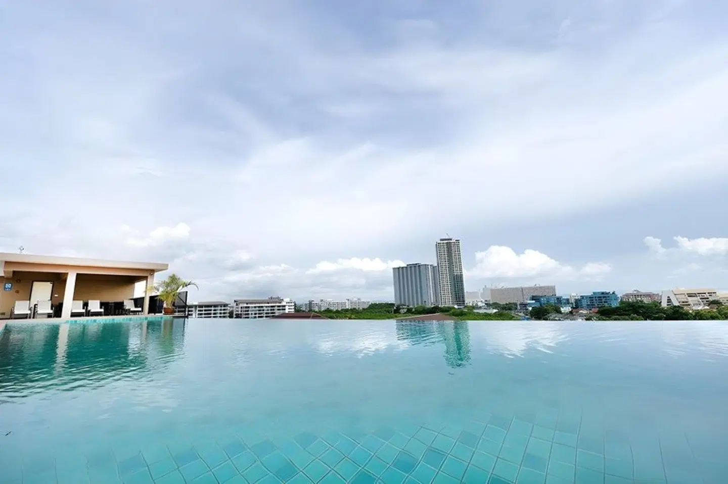 LawinTa Hotel Pattaya OUTDOOR_POOL