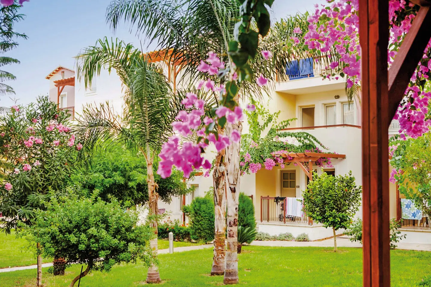 Louis Althea Beach EXTERIOR