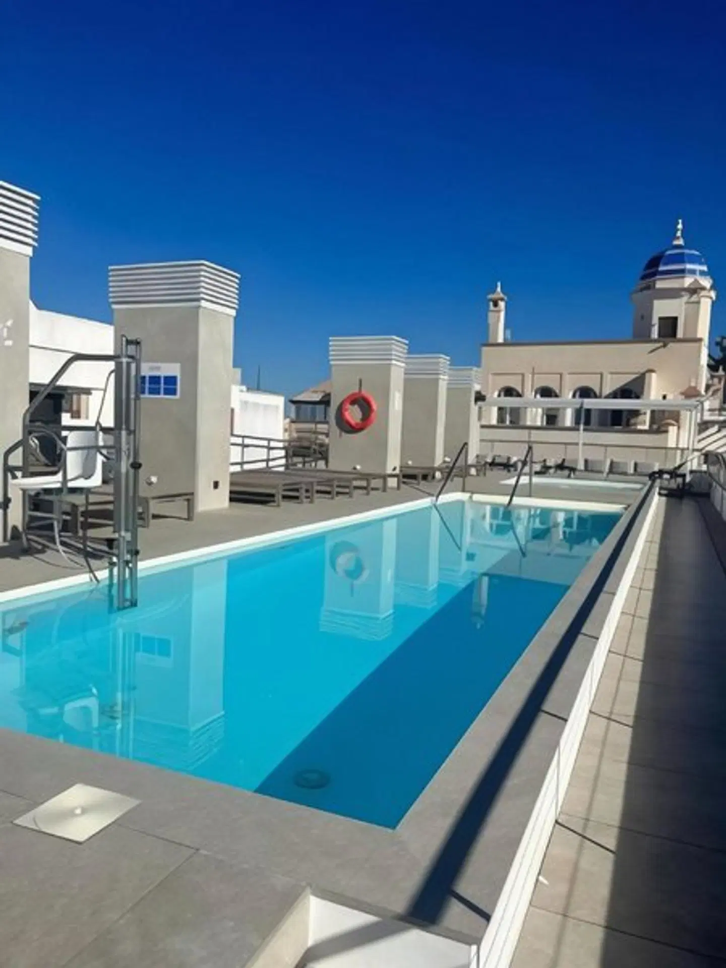 GoodNight Cádiz Apartments OUTDOOR_POOL