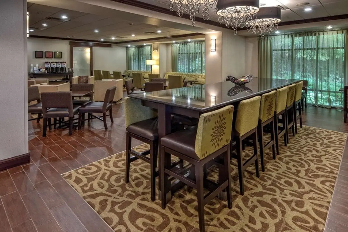 Hampton Inn Cambridge Bar