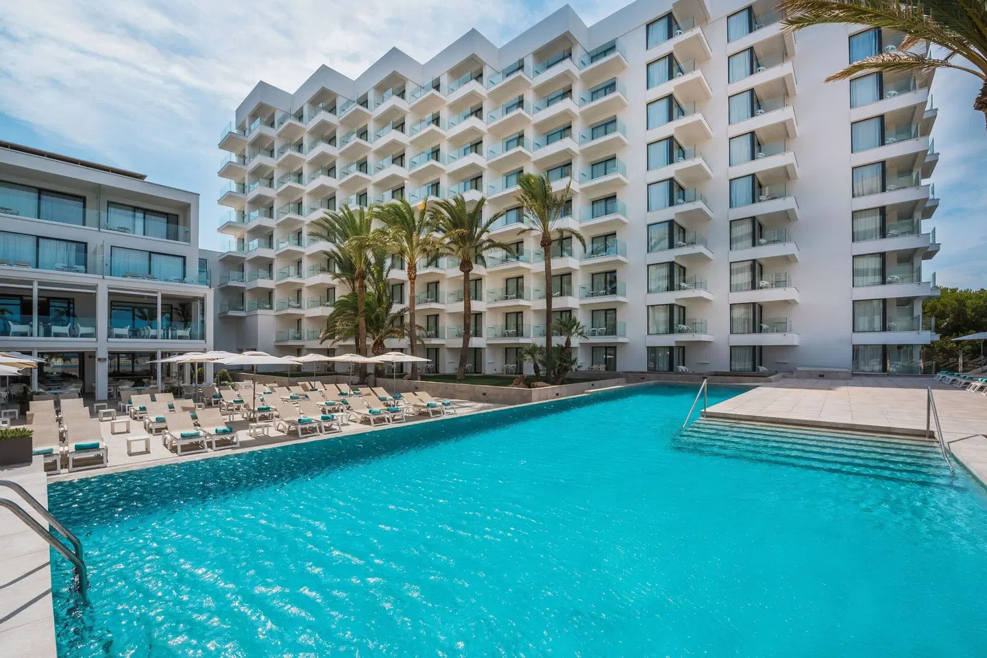 Iberostar Waves Cala Millor OUTDOOR_POOL