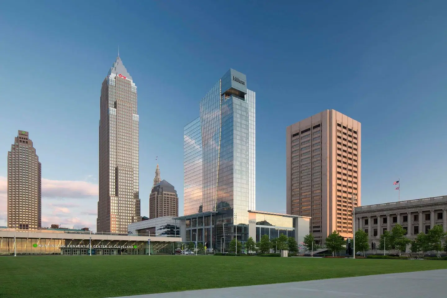 Hilton Cleveland Downtown EXTERIOR