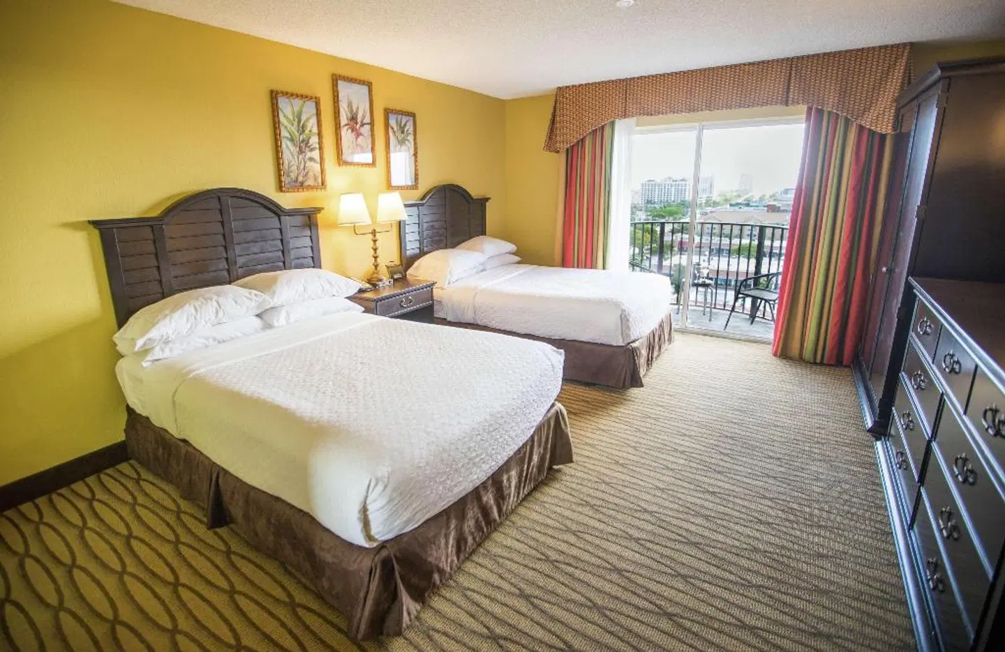 Embassy Suites by Hilton Fort Lauderdale - 17th Street ROOM_EXAMPLE