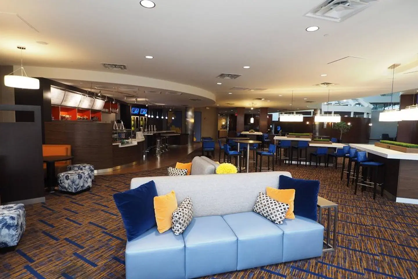 Courtyard by Marriott Columbus West/Hilliard Bar