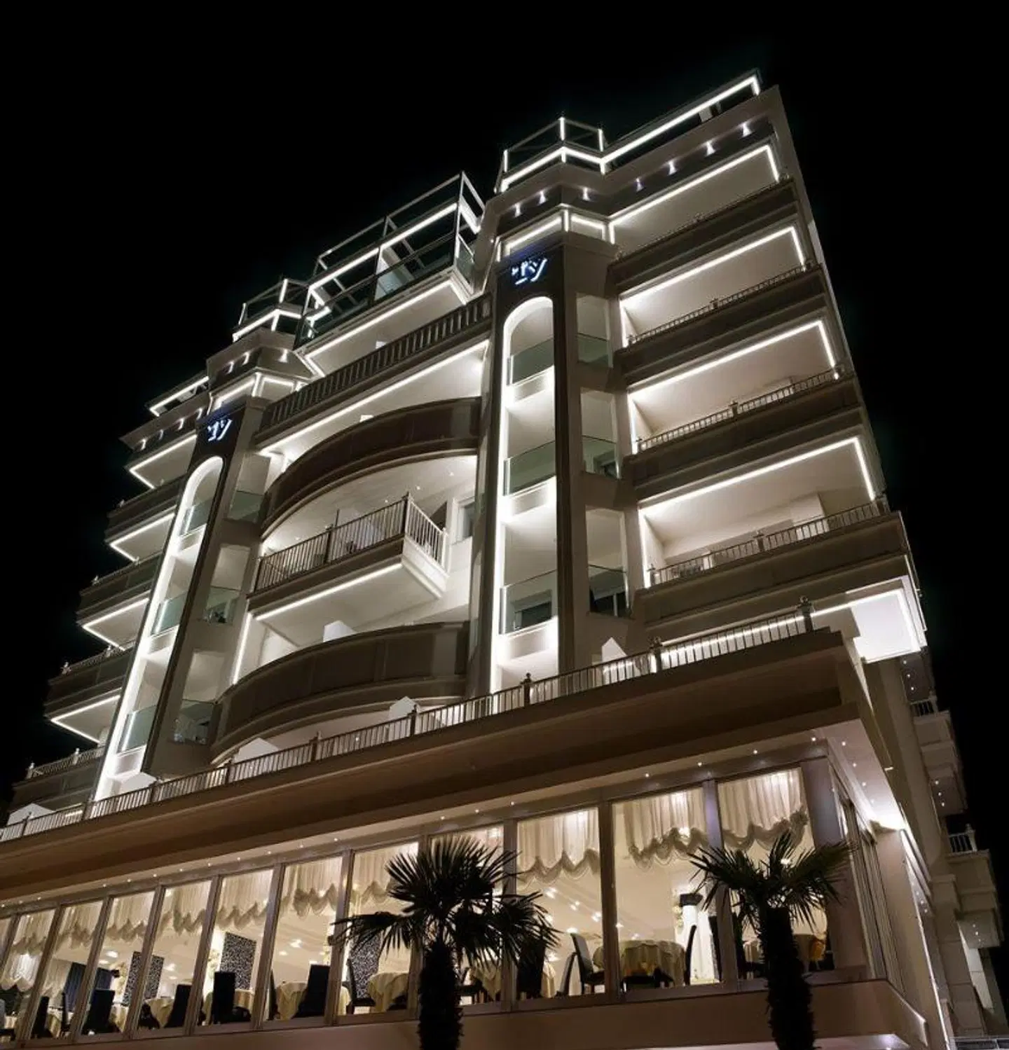 Tiffany's EXTERIOR