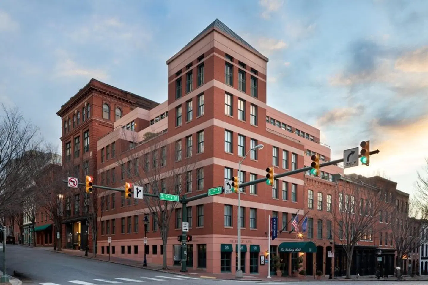 The Berkeley Hotel EXTERIOR