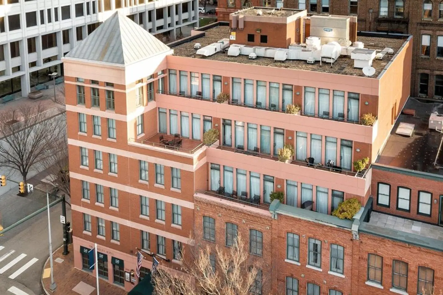 The Berkeley Hotel EXTERIOR
