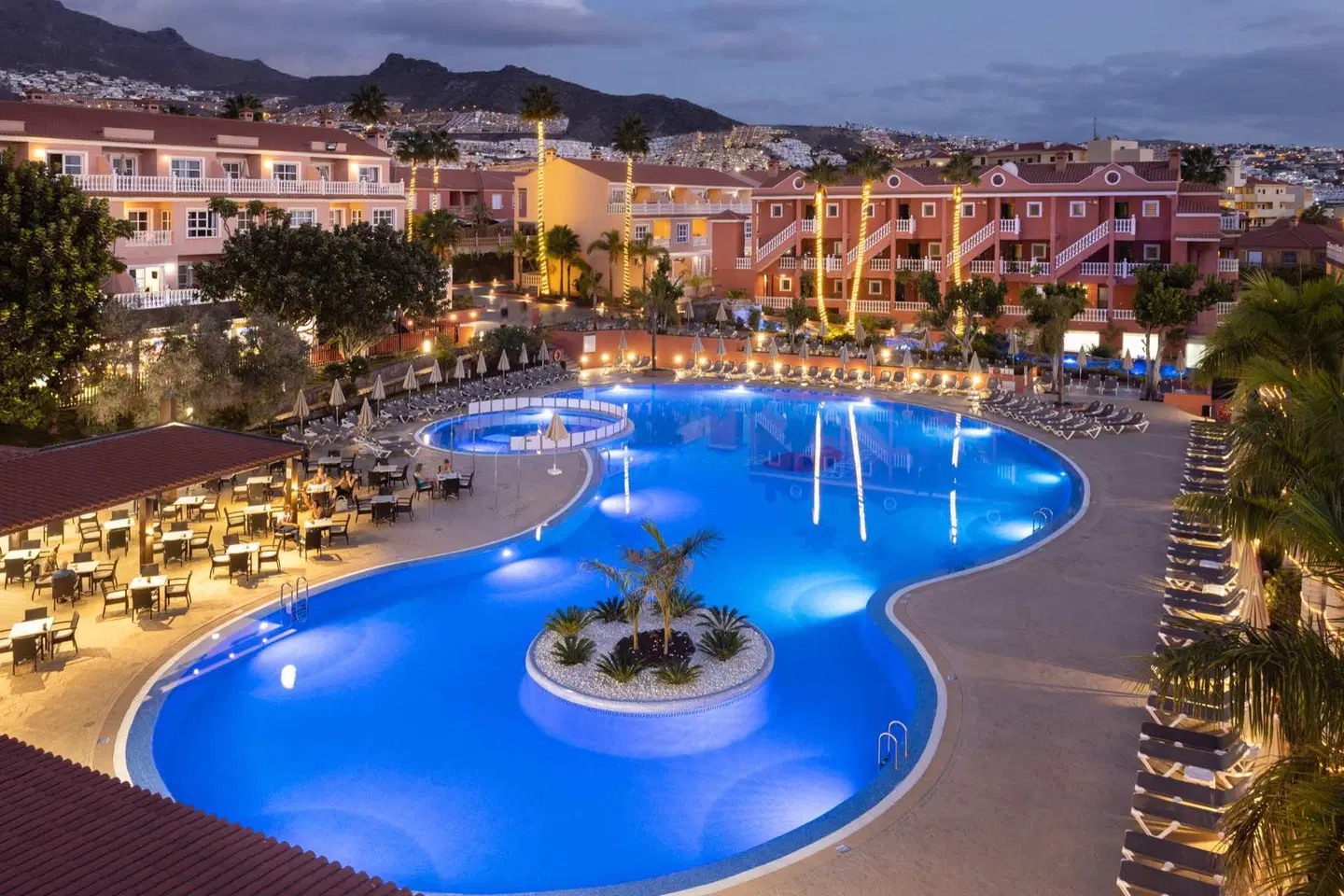 El Duque OUTDOOR_POOL