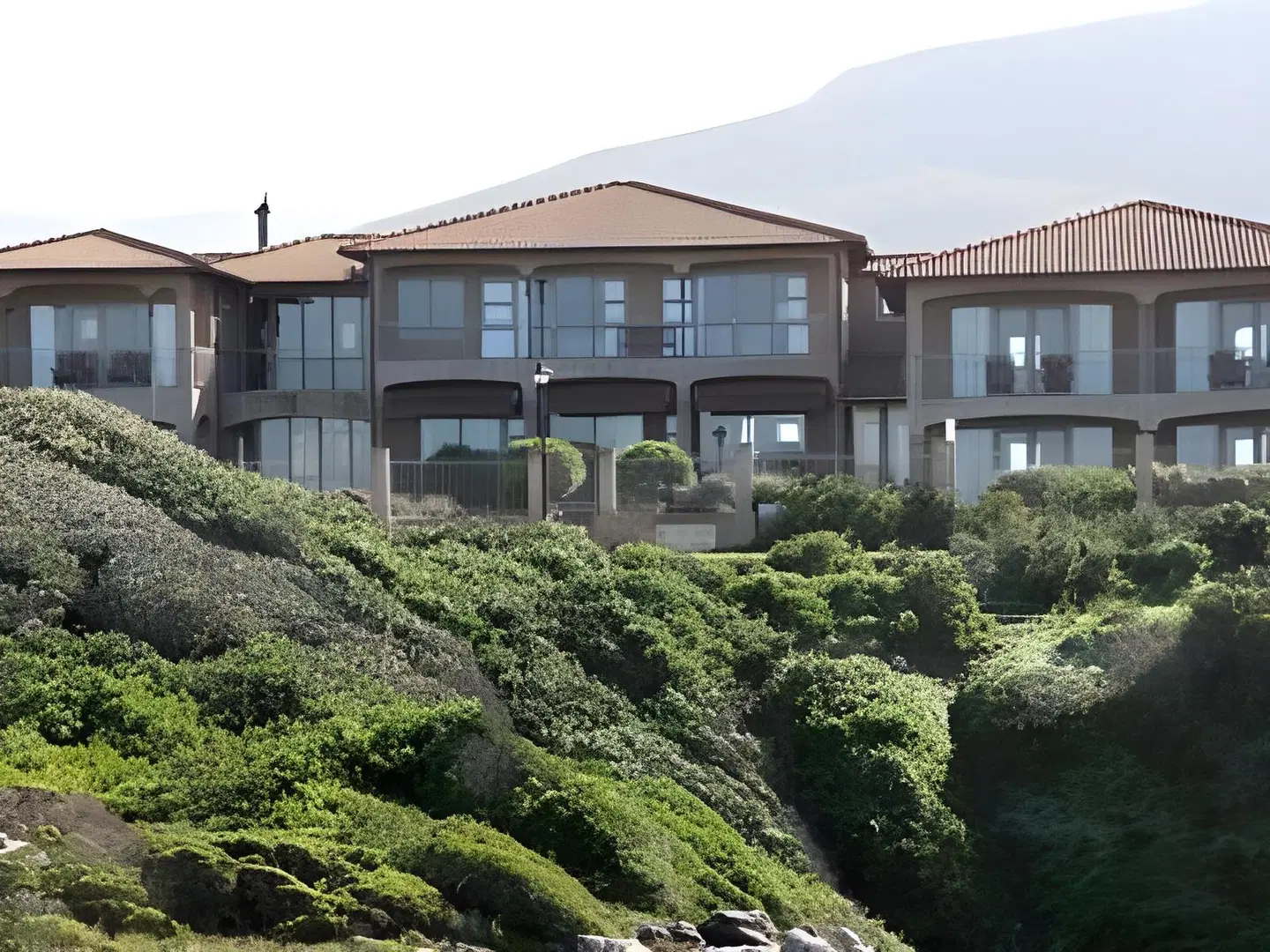 On The Cliff Guest House EXTERIOR