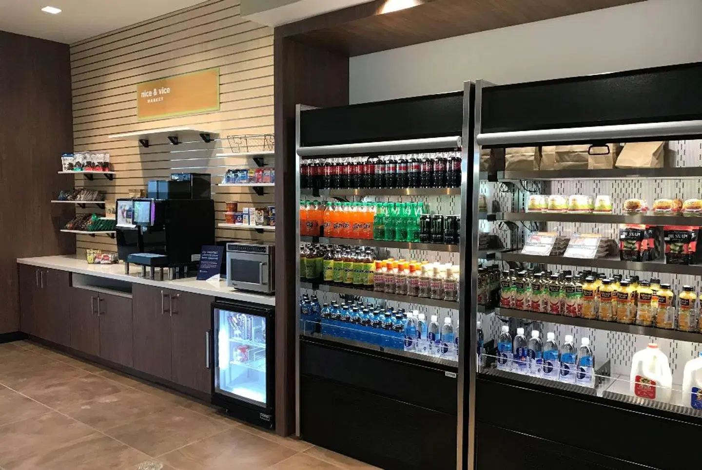 Wyndham Garden Orlando Universal / I Drive Bar
