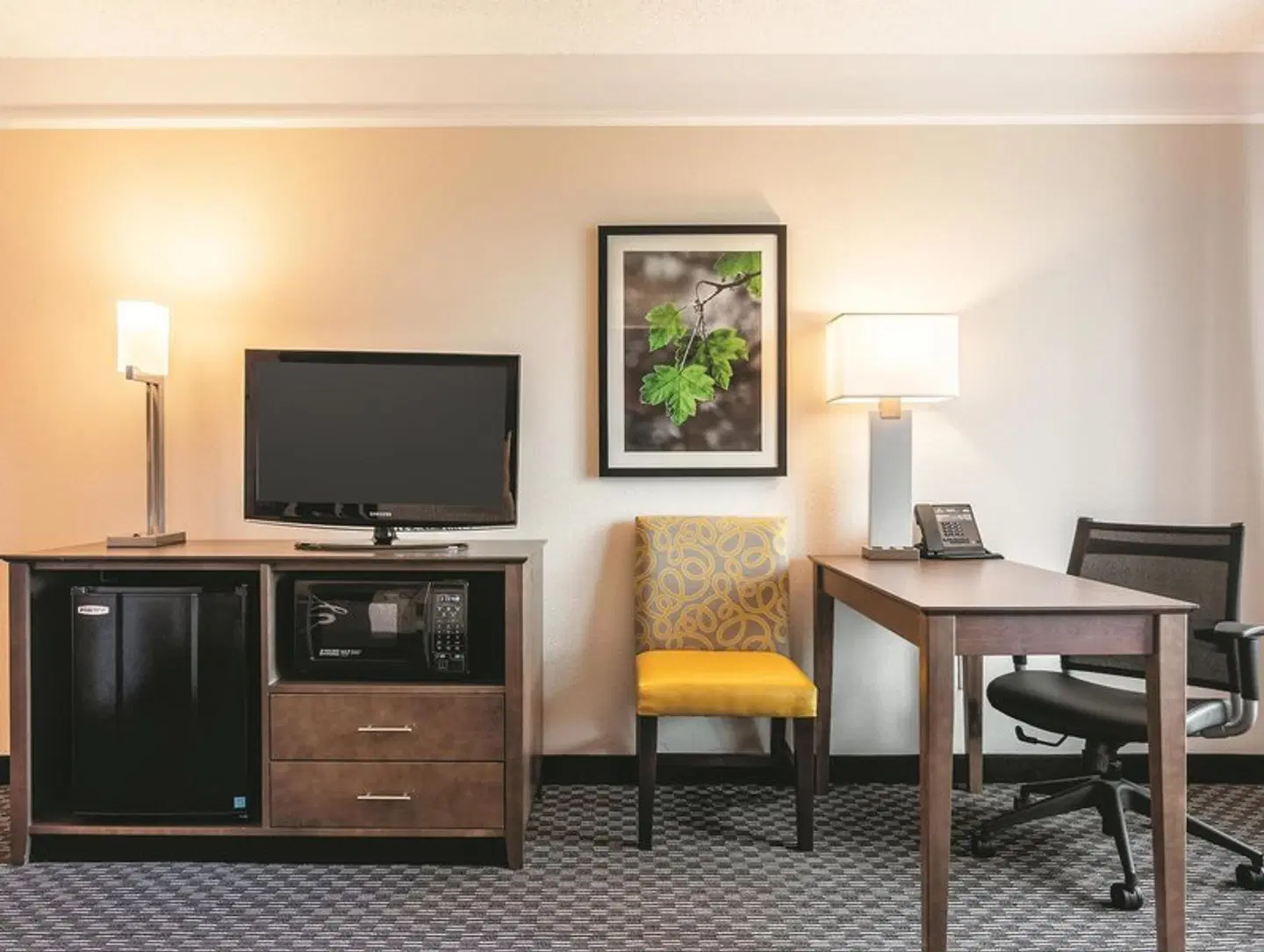 La Quinta Inn & Suites by Wyndham Shreveport Airport ROOM_EXAMPLE