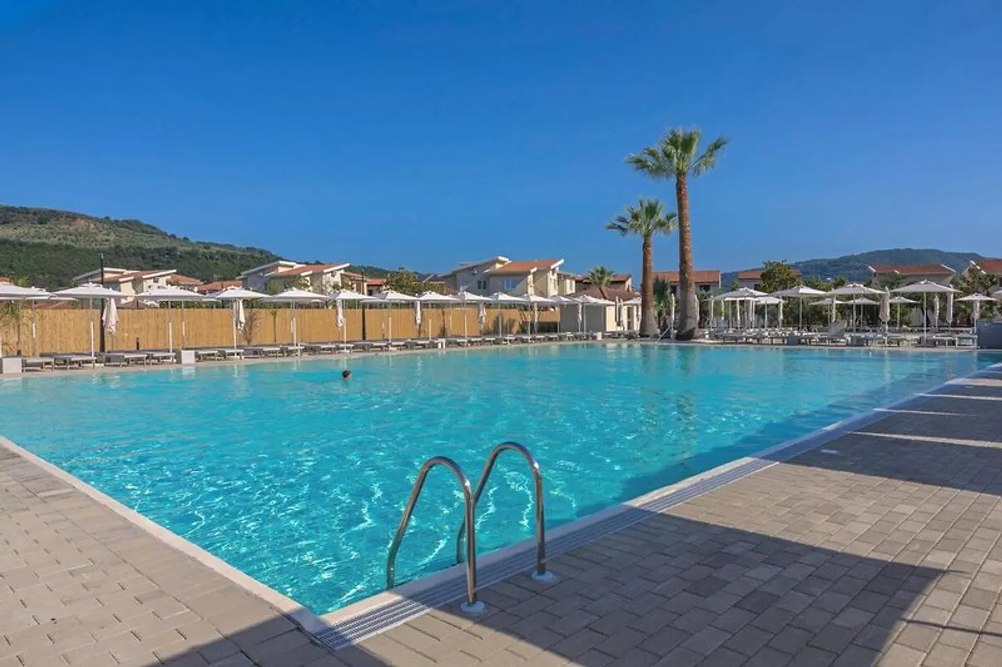 Caladune Resort OUTDOOR_POOL