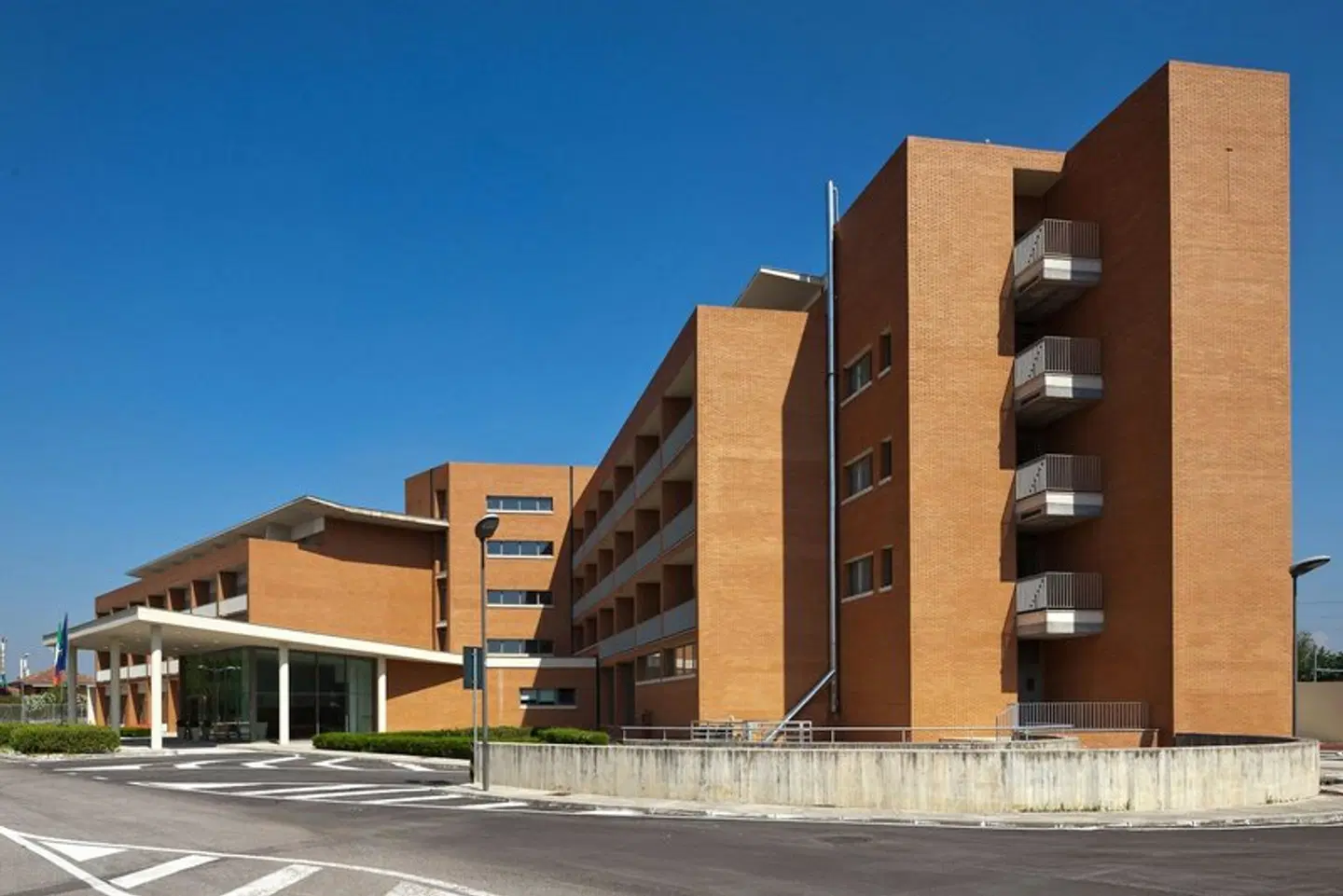 Inn Naples Airport EXTERIOR