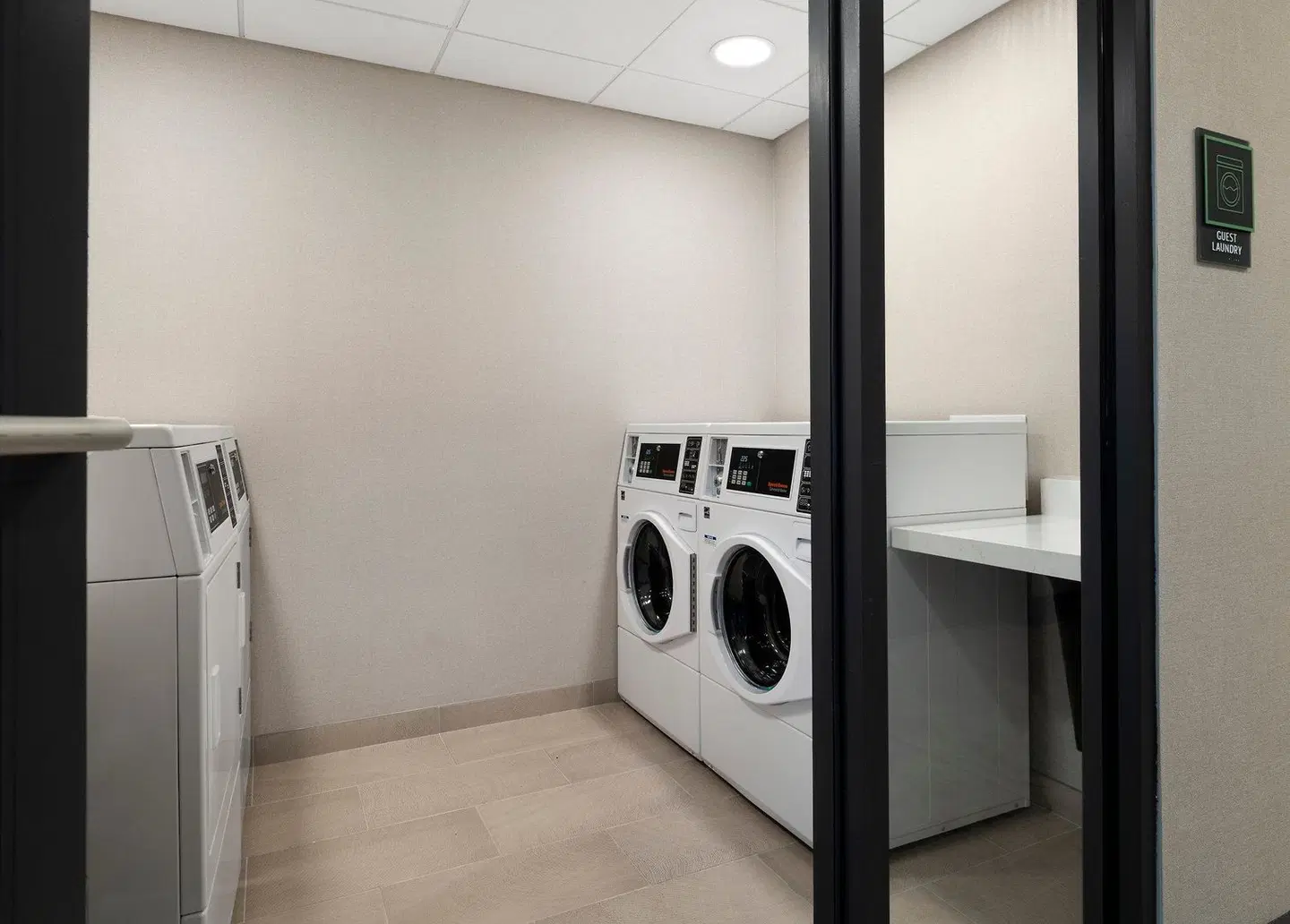 Holiday Inn Cincinnati - Liberty Way Badezimmer