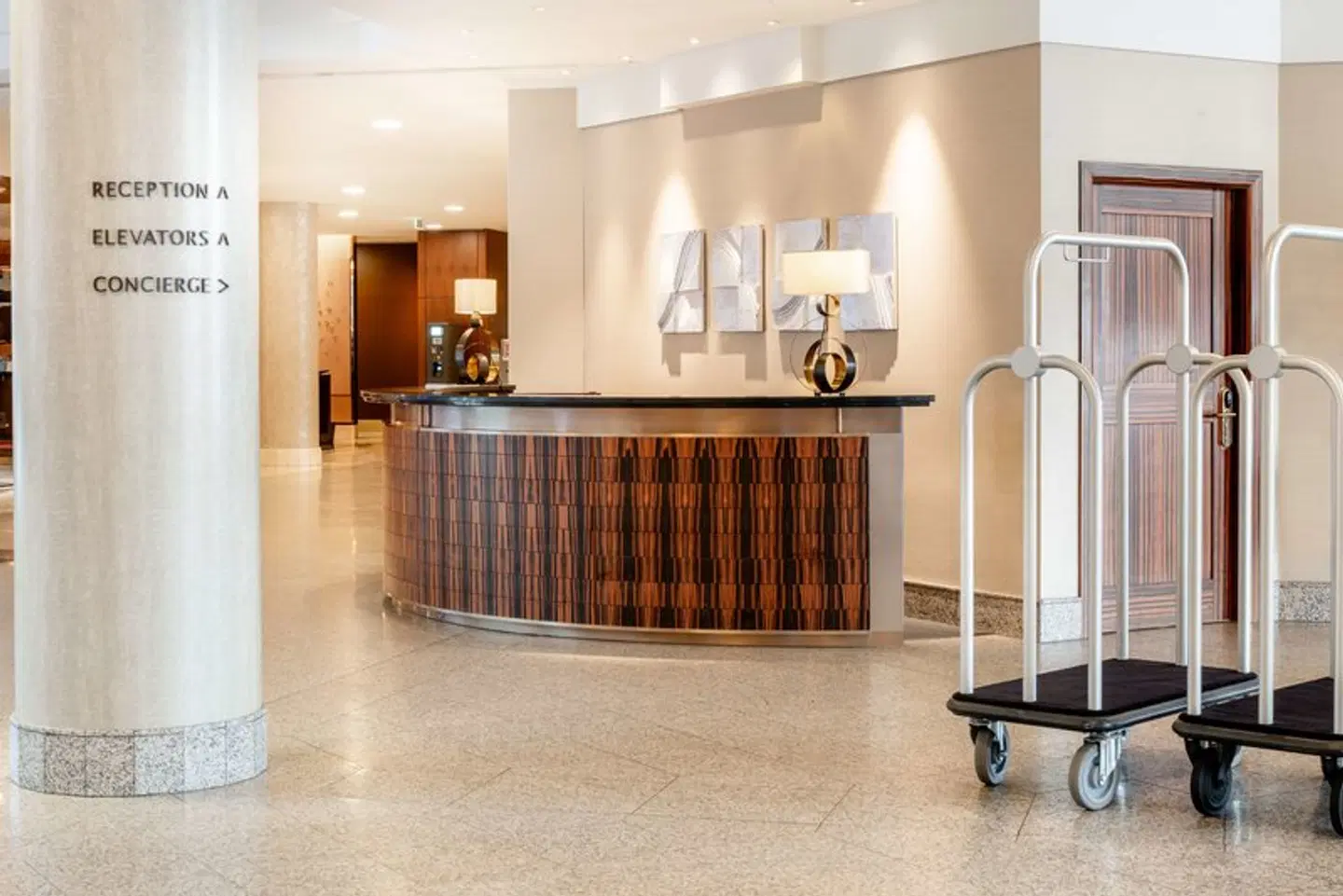 Hilton Berlin LOUNGE_LOBBY
