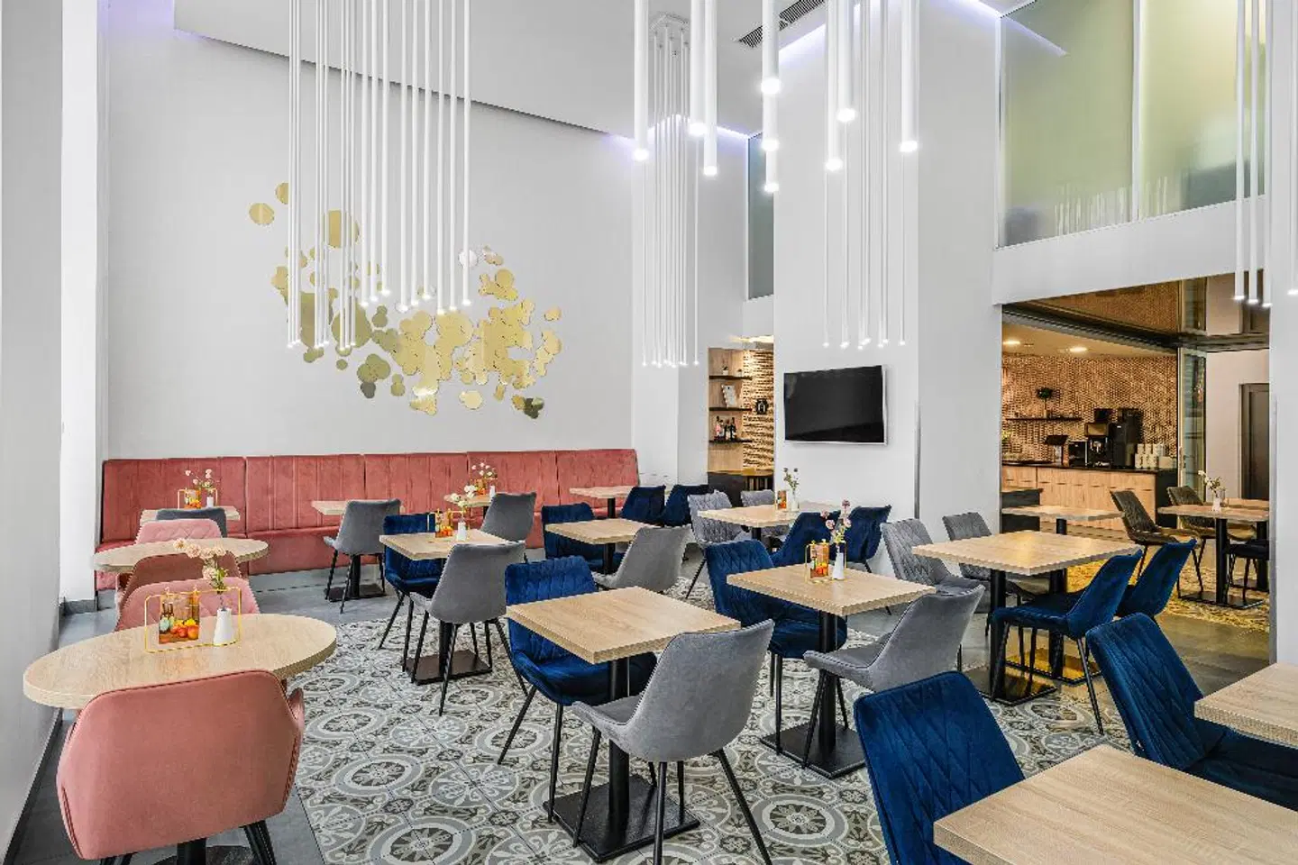 12 Revay Hotel Bar