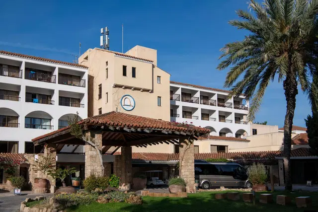Coral Beach Hotel & Resort EXTERIOR