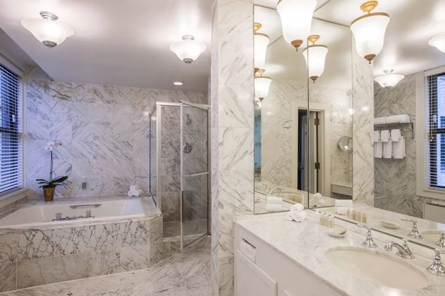 Renaissance Cleveland Hotel Badezimmer
