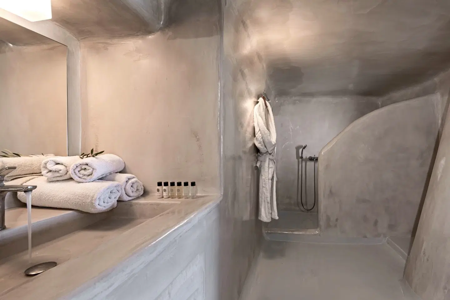 Splendour Resort BATHROOM