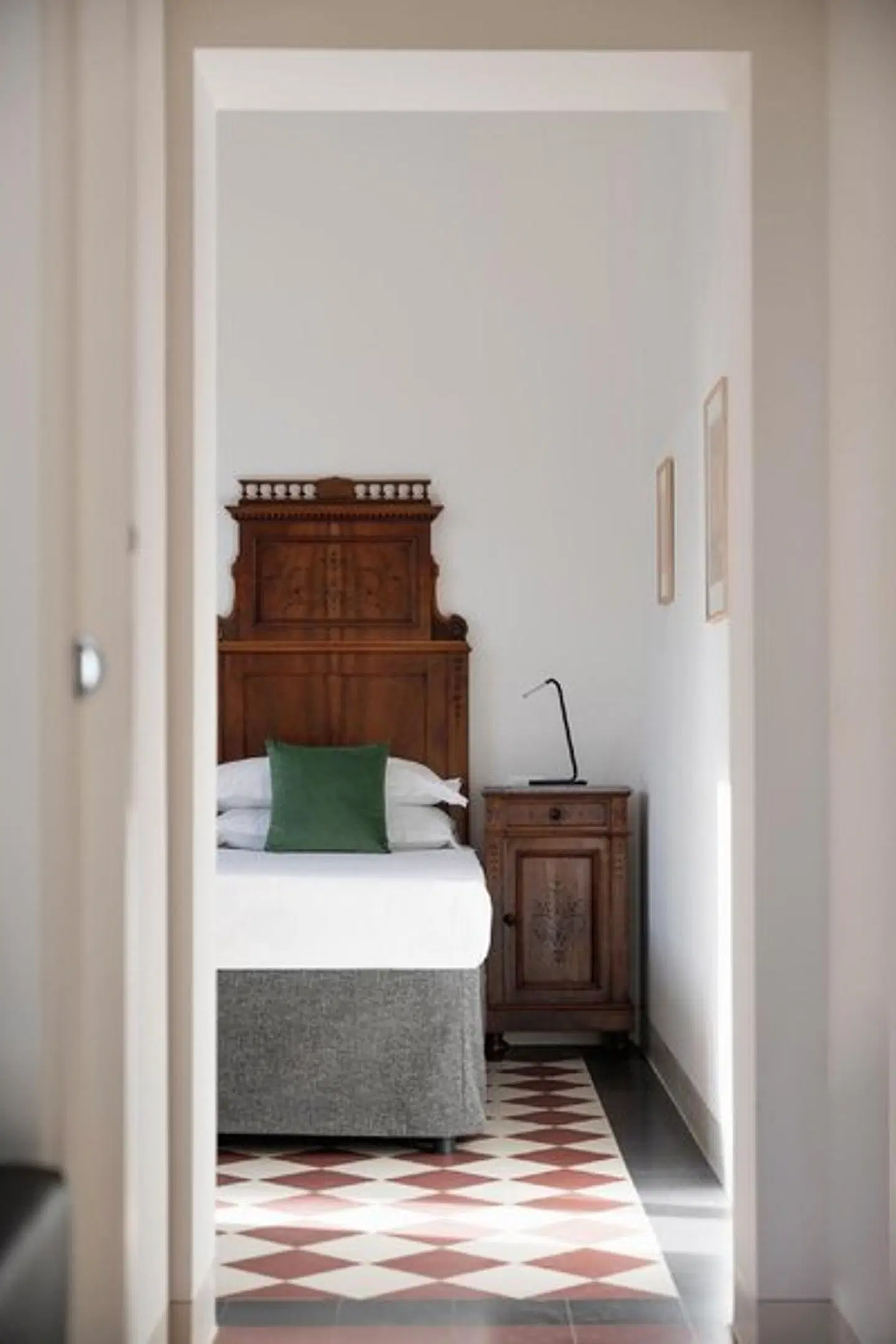 Select Suites & Spa ROOM_EXAMPLE