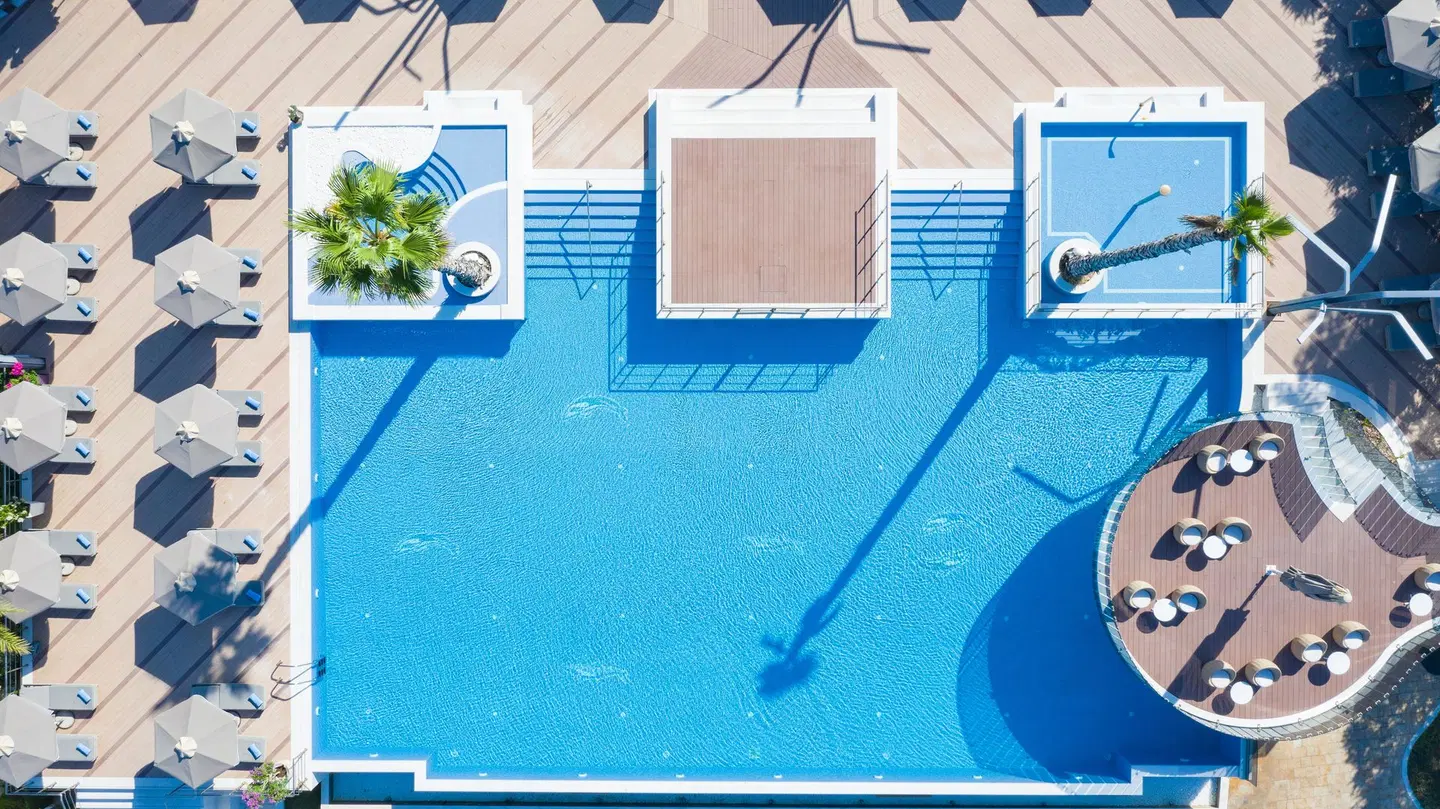 Pomegranate Wellness Spa Hotel OUTDOOR_POOL