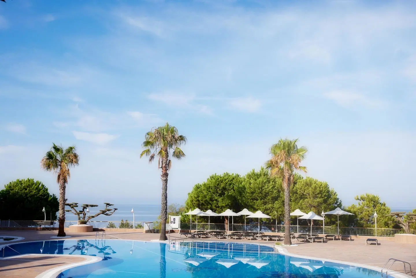 Pomegranate Wellness Spa Hotel OUTDOOR_POOL