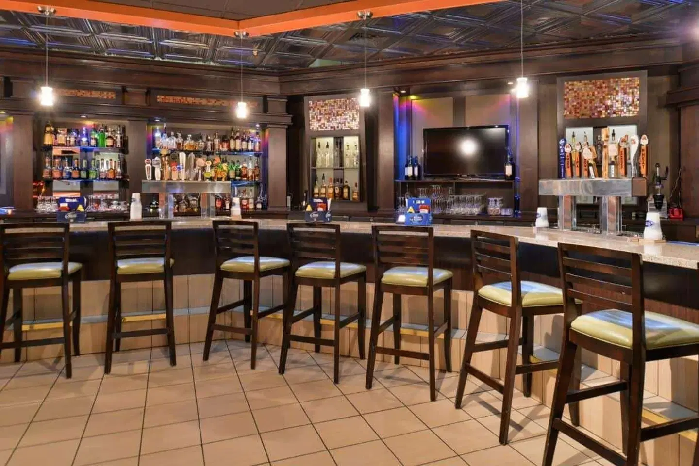 Ramada Plaza by Wyndham Sheridan Hotel & Convention Center Bar