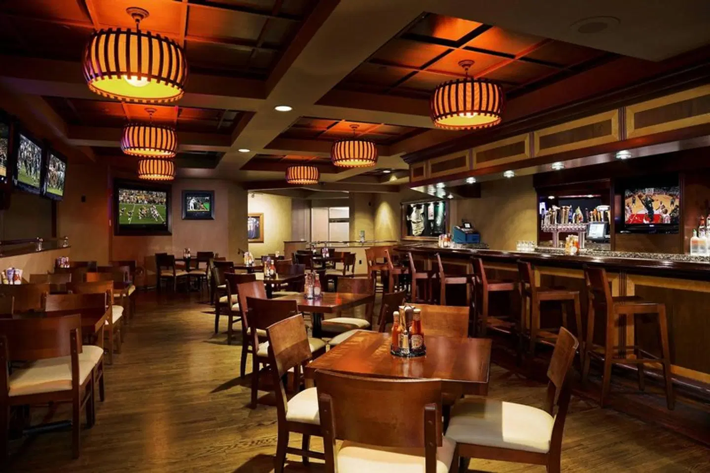 Sheraton Springfield Monarch Place Hotel Bar