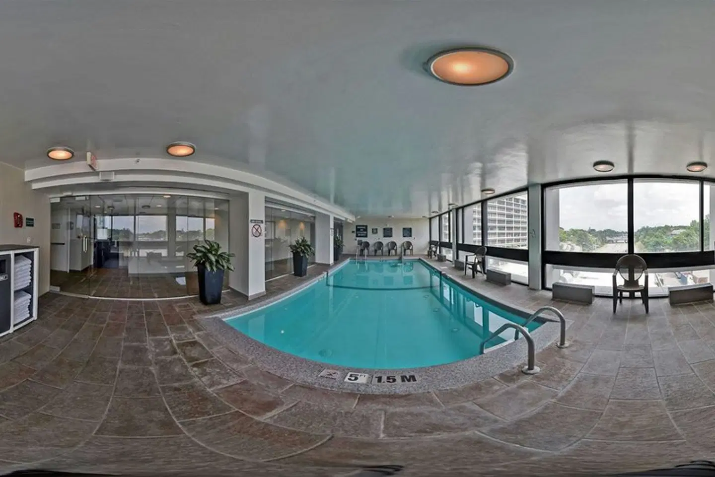 Four Points by Sheraton Boston Newton Hallenbad