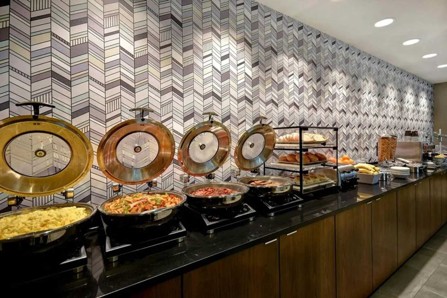 Four Points by Sheraton Boston Newton ROOM_EXAMPLE