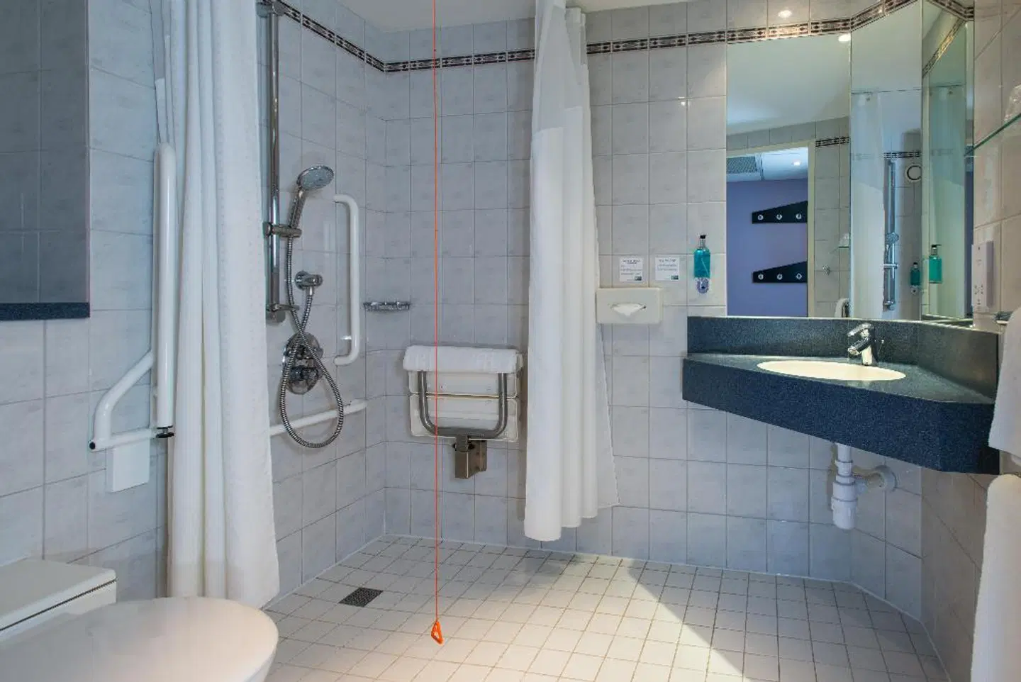Holiday Inn Express London - Wandsworth Badezimmer
