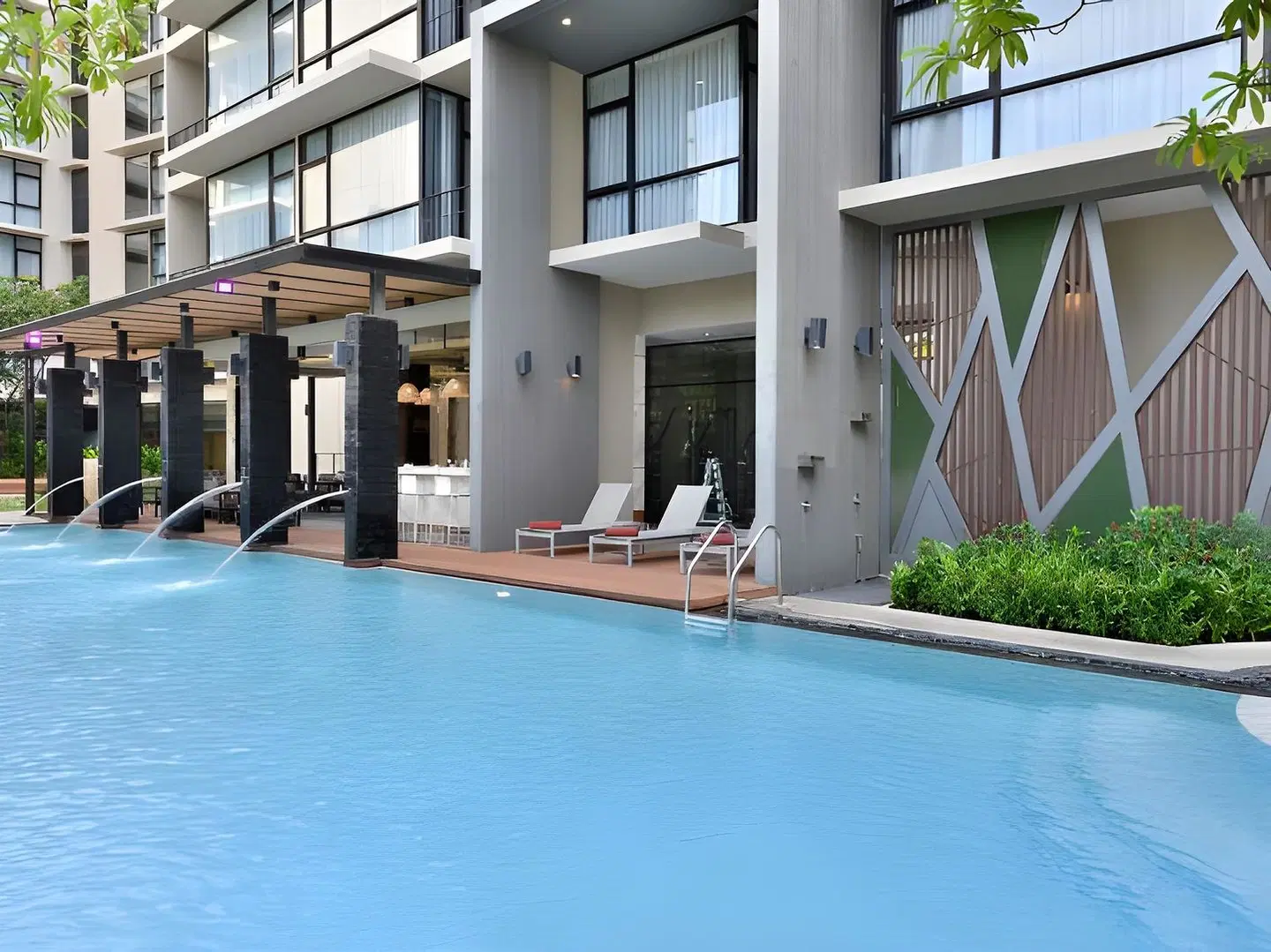 Altera Hotel and Residence OUTDOOR_POOL