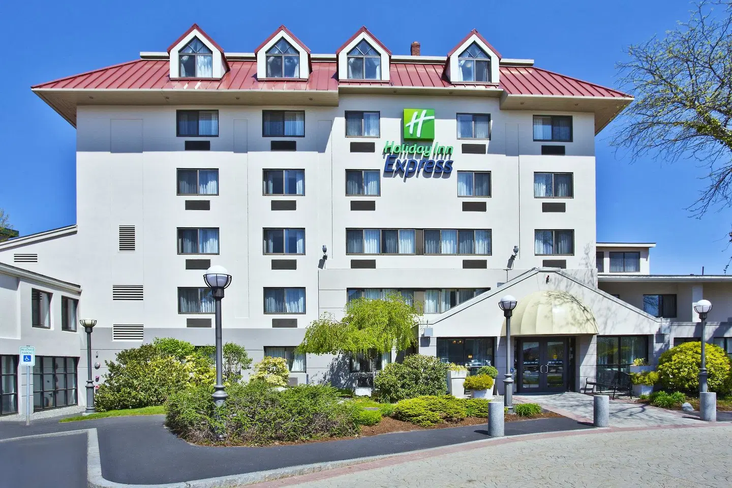 Holiday Inn Express Boston-Waltham by IHG EXTERIOR