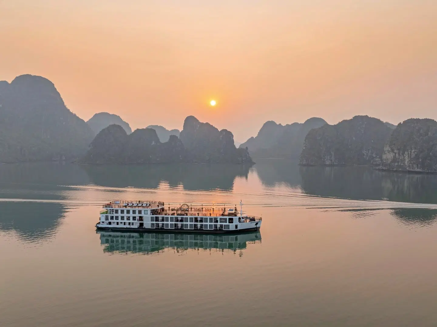 Halong Bucht an Bord der Indochine Grand (1 Nacht) EXTERIOR