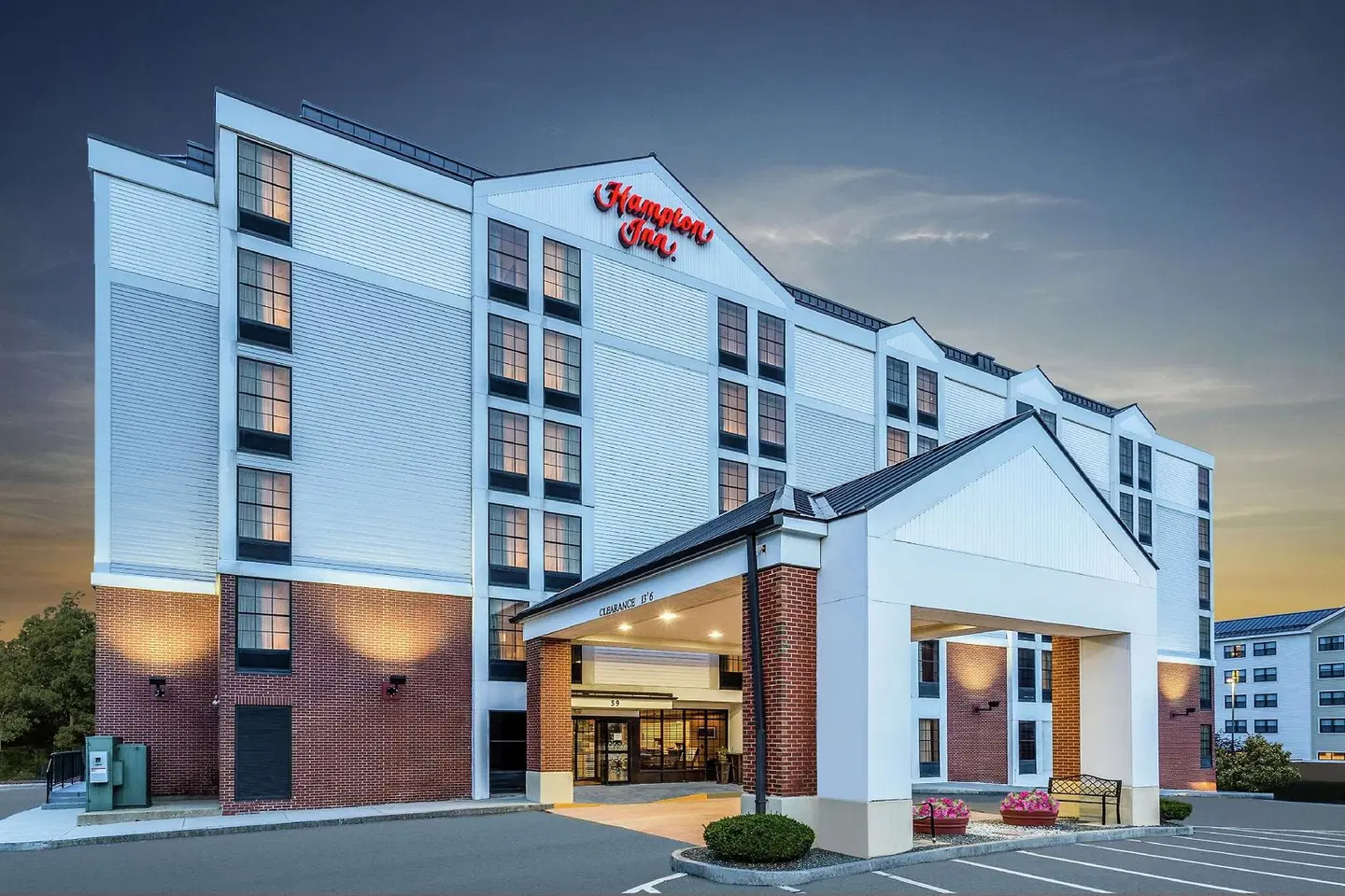 Hampton Inn Boston/Peabody EXTERIOR