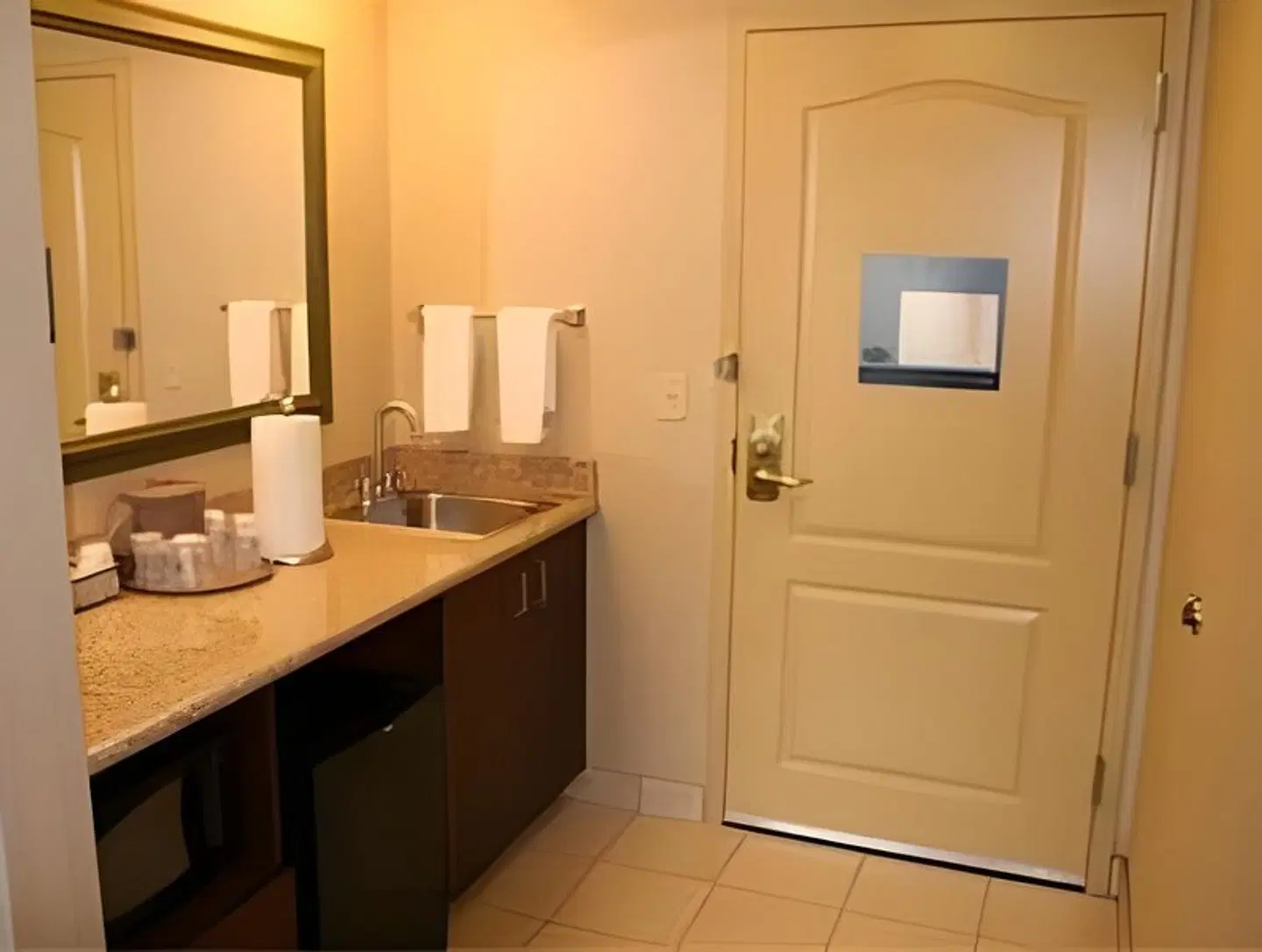Hampton Inn & Suites Berkshires-Lenox Badezimmer