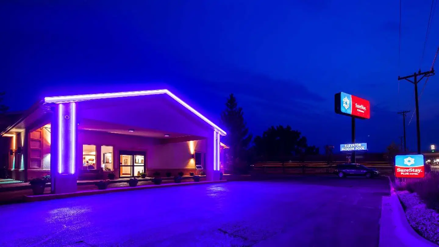 SureStay Plus Hotel by Best Western Buffalo OUTDOOR_POOL