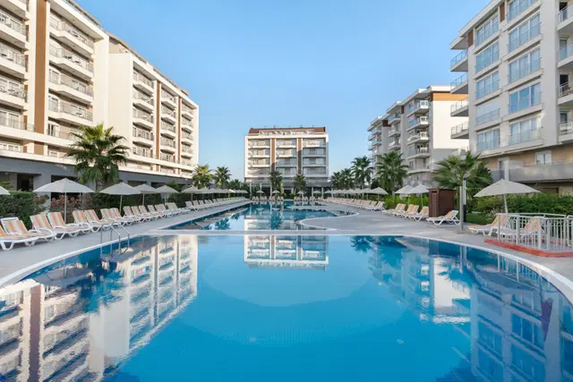 Greenwood Suites Resort OUTDOOR_POOL