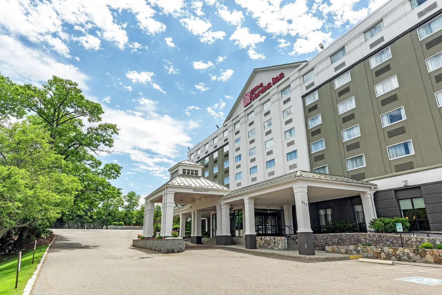 Hilton Garden Inn Boston/Waltham EXTERIOR