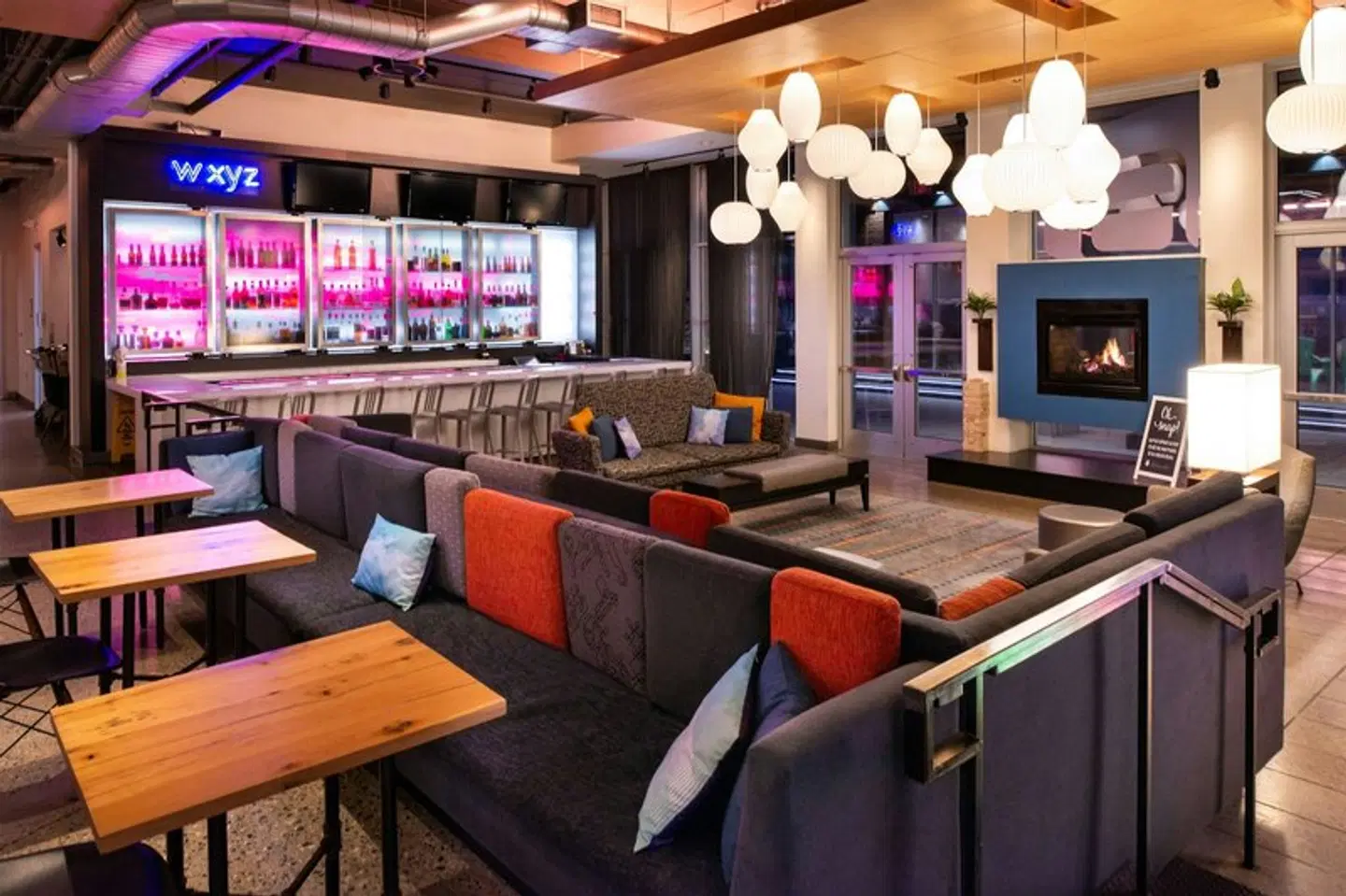 Aloft Lexington Bar