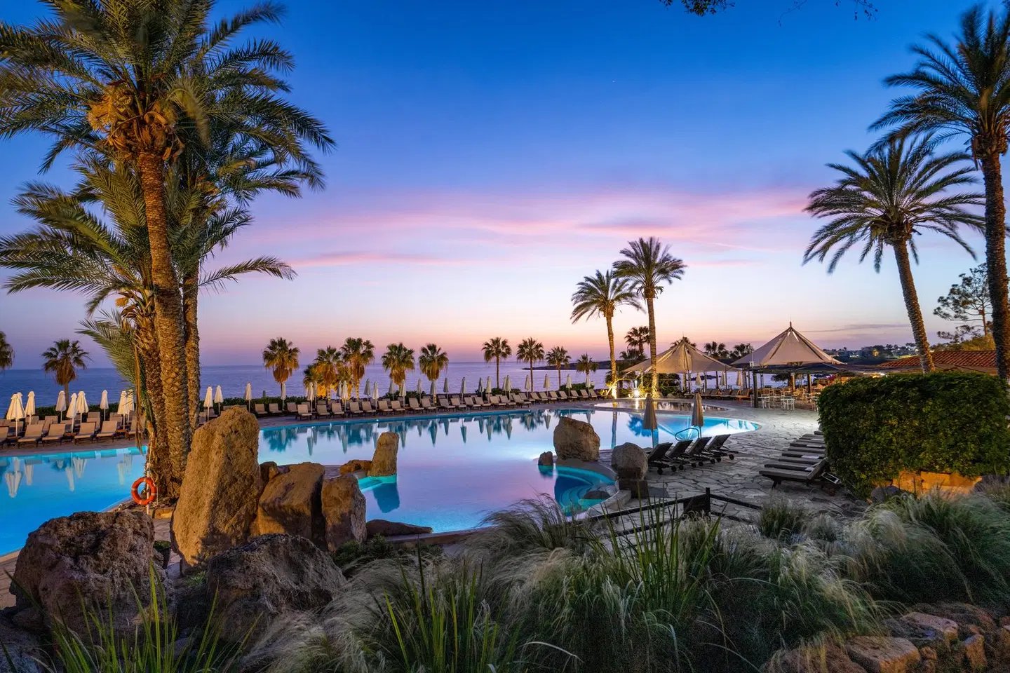 Coral Beach Hotel & Resort OUTDOOR_POOL