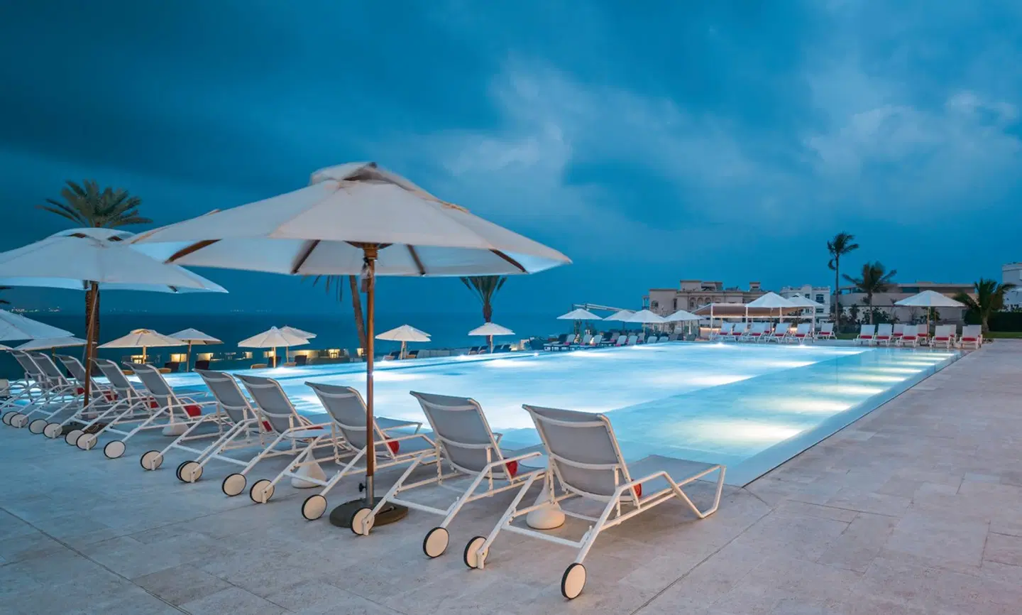 Crowne Plaza Muscat BEACH