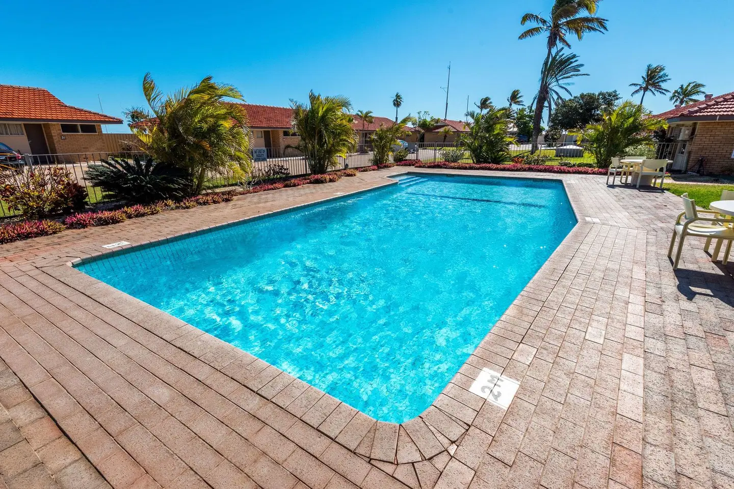 Hospitality Carnarvon, SureStay Collection by Best Western OUTDOOR_POOL