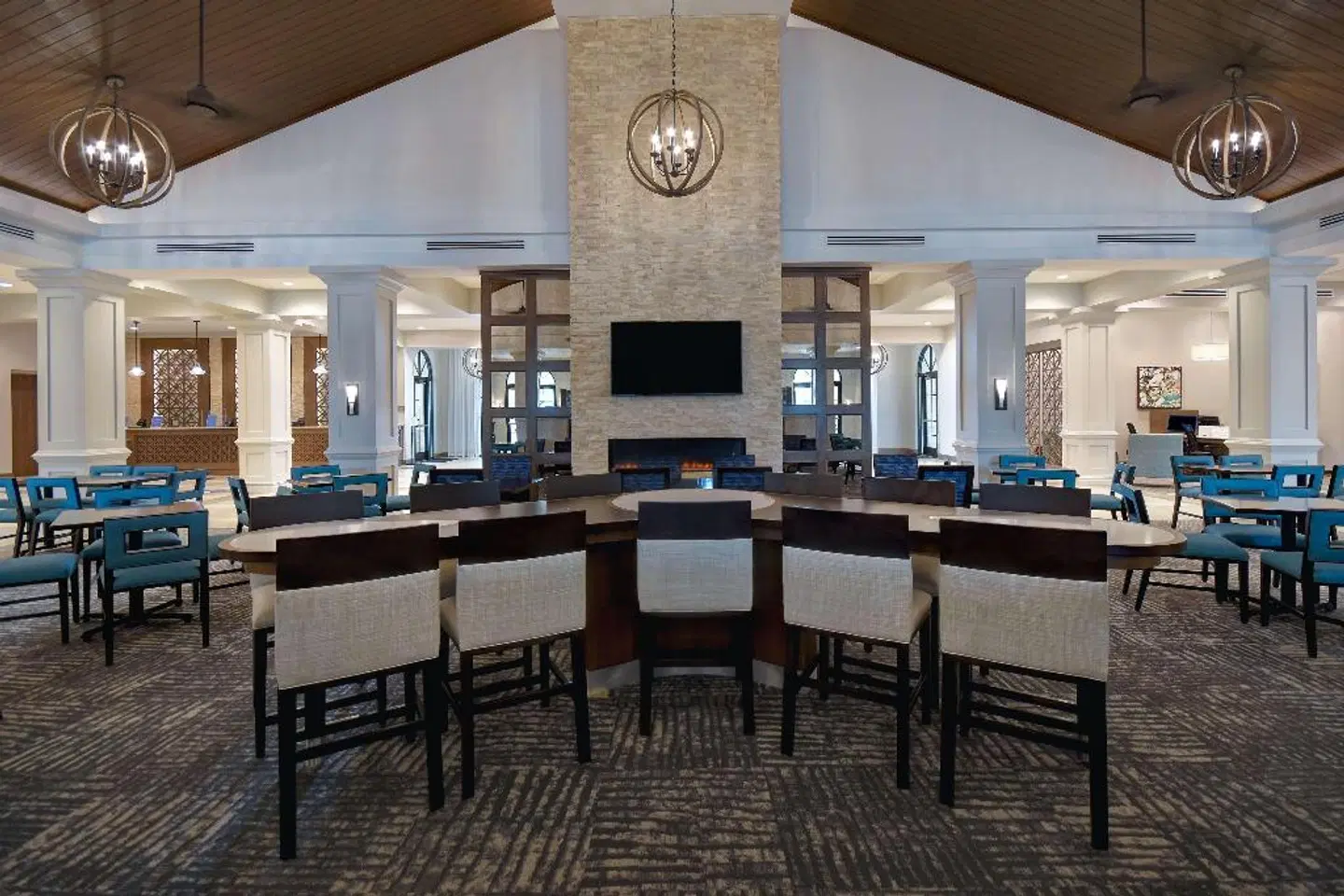 Homewood Suites by Hilton Orlando at FLAMINGO CROSSINGS Town Center Bar
