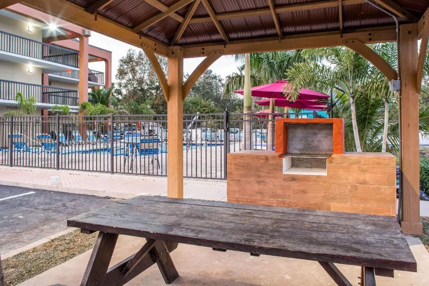 Days Inn by Wyndham Sarasota Bay Terrasse