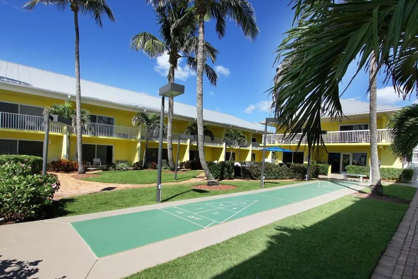 Sandpiper Gulf Resort EXTERIOR