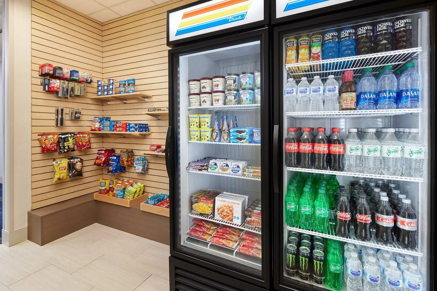 Holiday Inn Express & Suites Seymour by IHG Bar